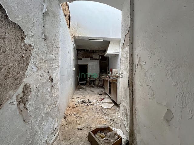 4 bedroom Semi-detached Villa for sale in Cuevas del Almanzora - € 45,000 (Ref: 9721796)