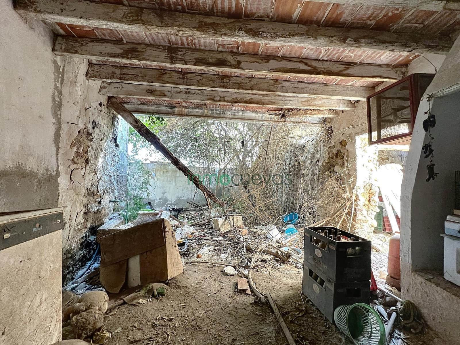 4 bedroom Semi-detached Villa for sale in Cuevas del Almanzora - € 45,000 (Ref: 9721796)