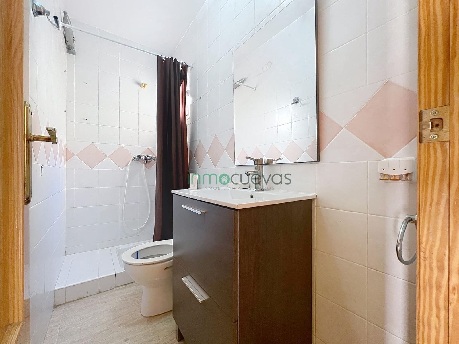 3 bedroom Apartment for sale in Cuevas del Almanzora with garage - € 135,000 (Ref: 9738658)