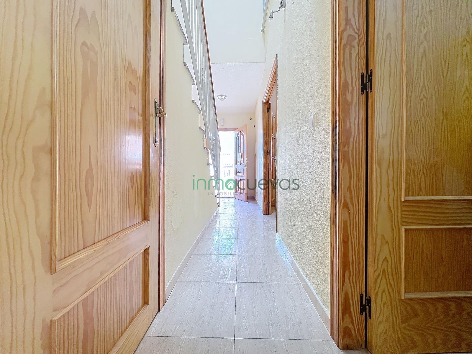 3 bedroom Apartment for sale in Cuevas del Almanzora with garage - € 135,000 (Ref: 9738658)