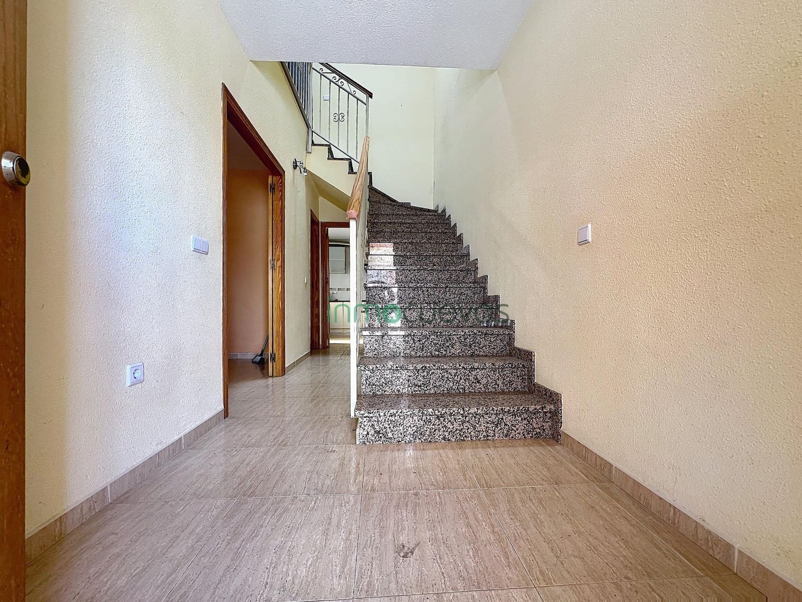 3 bedroom Apartment for sale in Cuevas del Almanzora with garage - € 135,000 (Ref: 9738658)