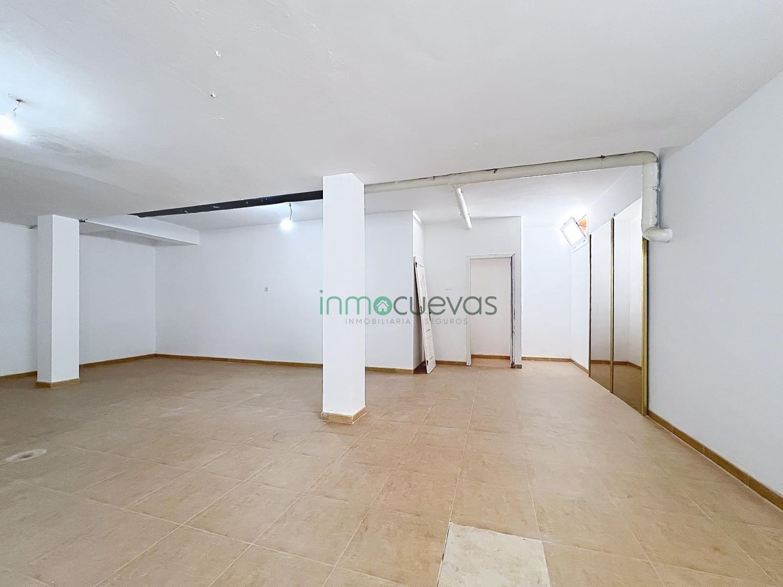 3 soverom Kjedet enebolig til salgs i Vera med svømmebasseng garasje - € 275 000 (Ref: 9762072)