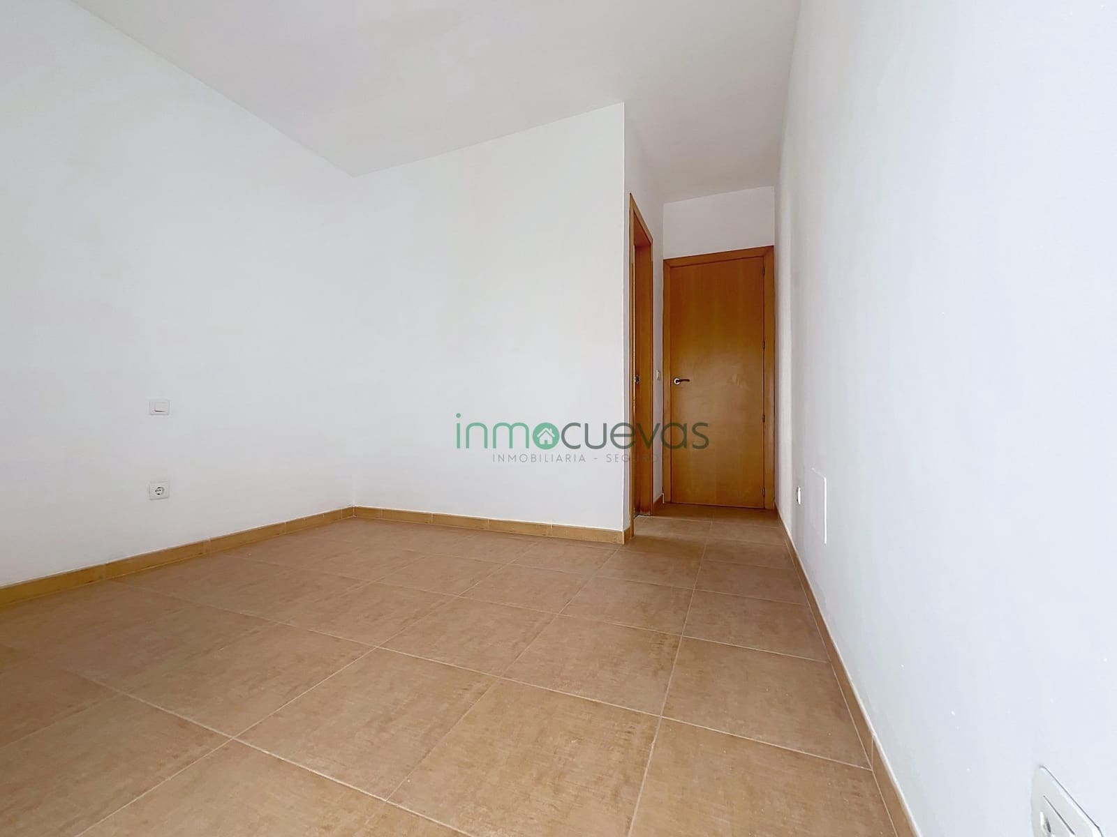 3 soverom Kjedet enebolig til salgs i Vera med svømmebasseng garasje - € 275 000 (Ref: 9762072)