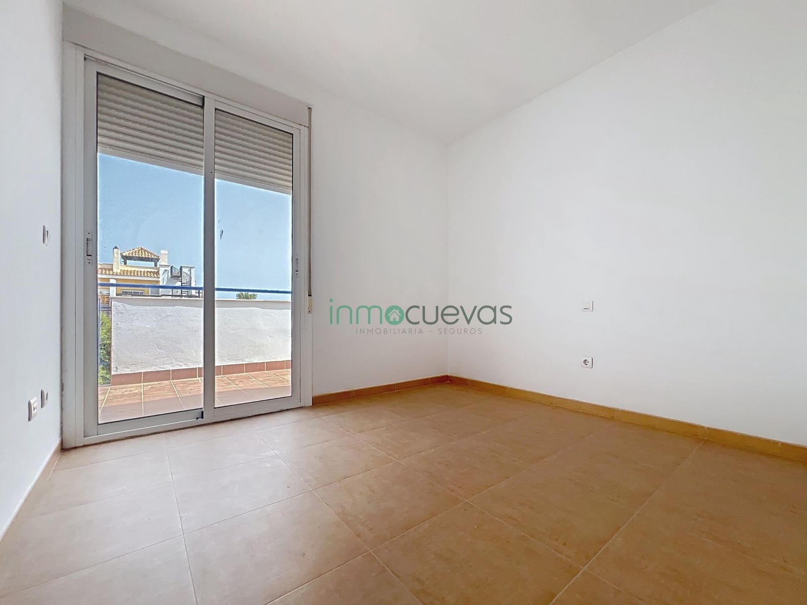 3 soverom Kjedet enebolig til salgs i Vera med svømmebasseng garasje - € 275 000 (Ref: 9762072)