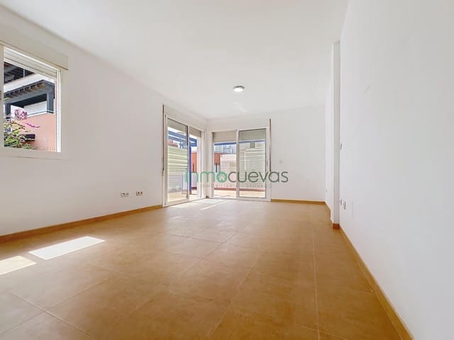 3 soverom Kjedet enebolig til salgs i Vera med svømmebasseng garasje - € 275 000 (Ref: 9762072)