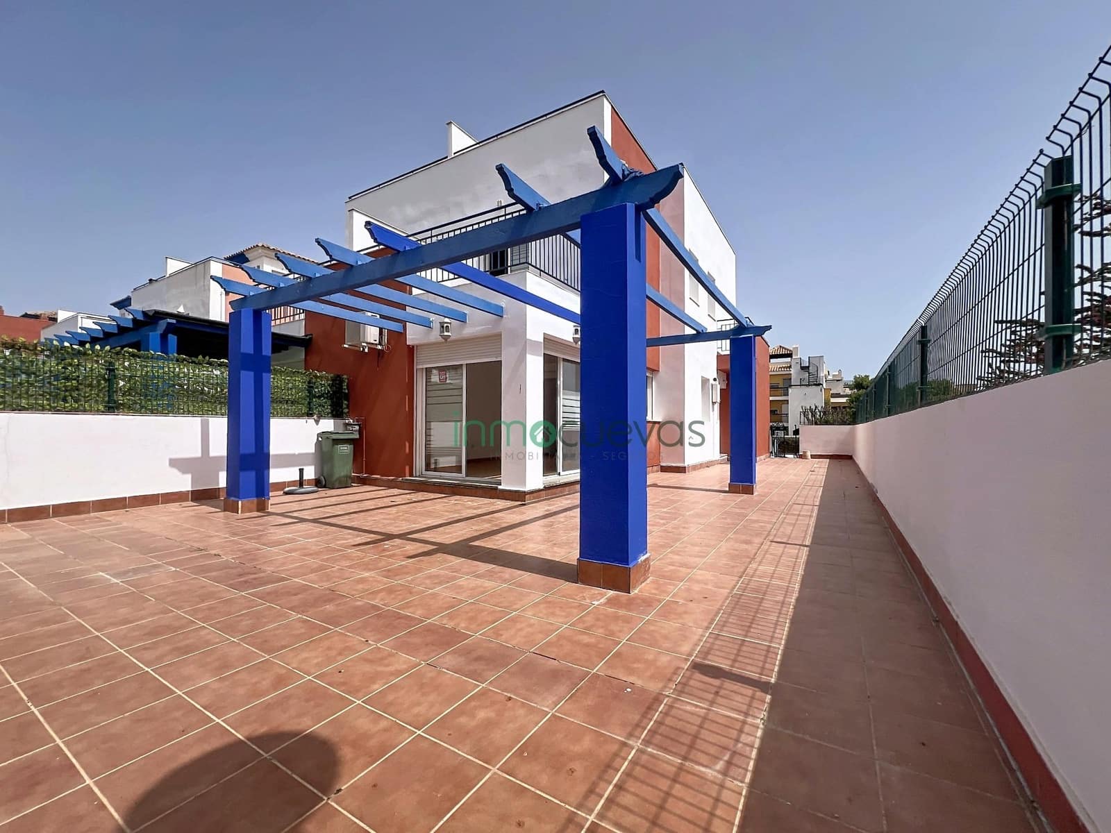 3 soverom Kjedet enebolig til salgs i Vera med svømmebasseng garasje - € 275 000 (Ref: 9762072)