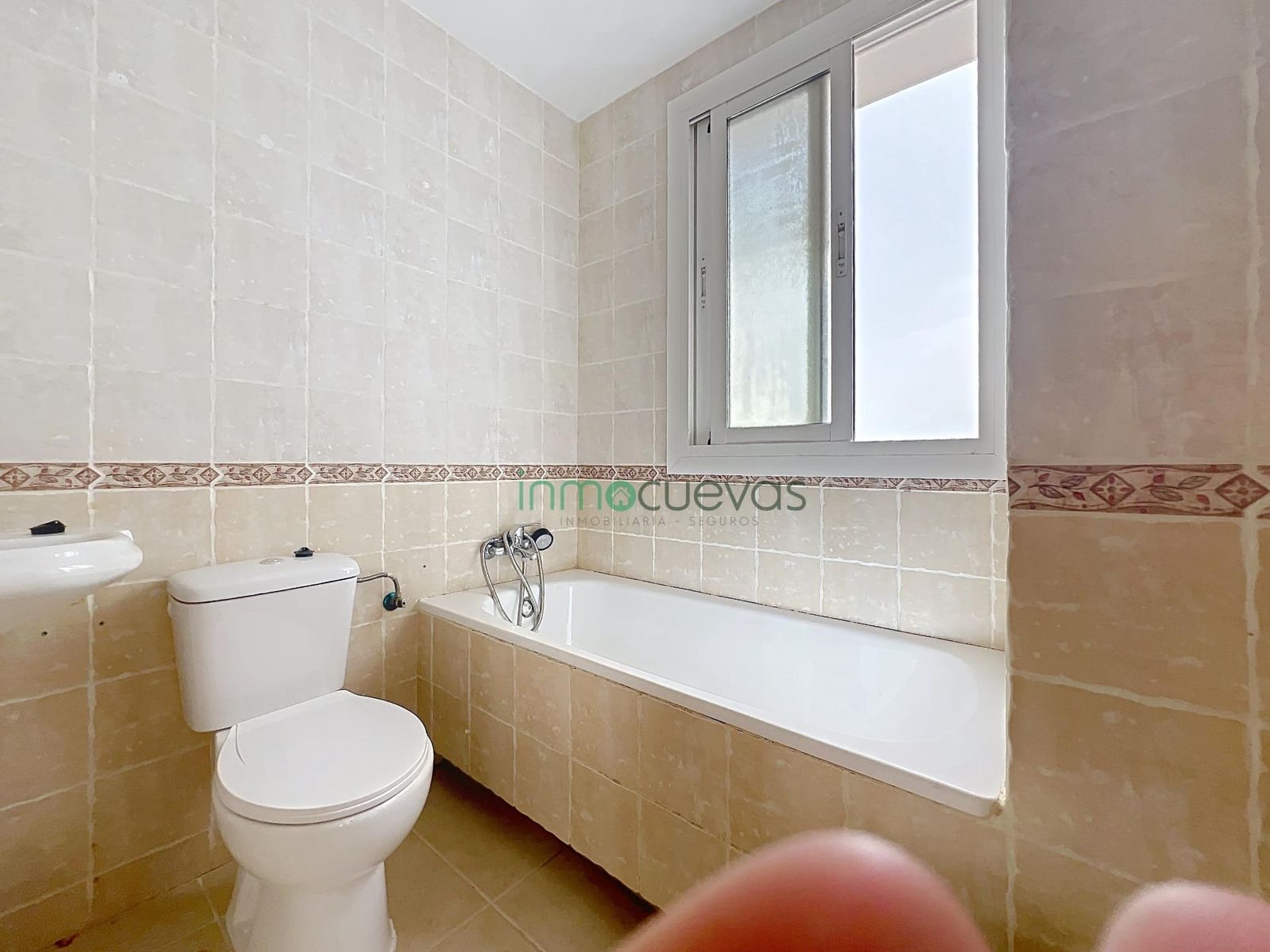 3 soverom Kjedet enebolig til salgs i Vera med svømmebasseng garasje - € 275 000 (Ref: 9762072)