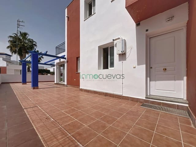 3 soverom Kjedet enebolig til salgs i Vera med svømmebasseng garasje - € 275 000 (Ref: 9762072)