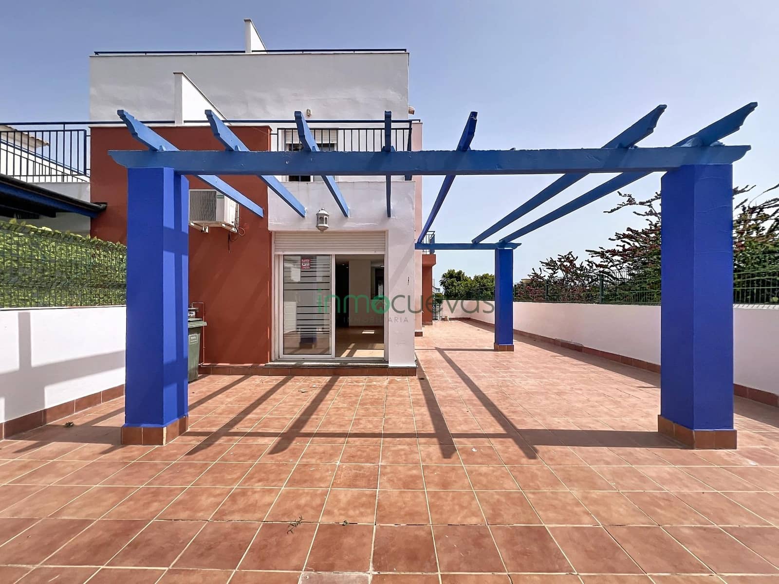 3 soverom Kjedet enebolig til salgs i Vera med svømmebasseng garasje - € 275 000 (Ref: 9762072)