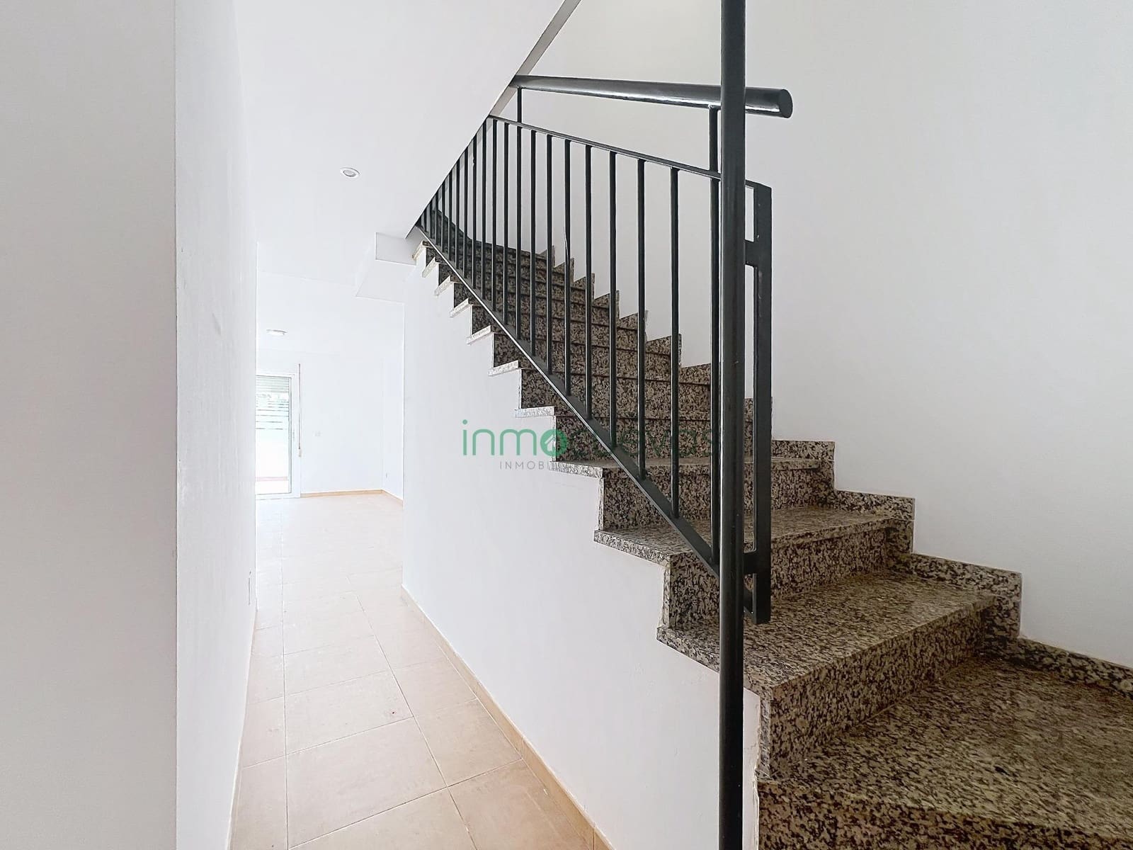 3 soverom Kjedet enebolig til salgs i Vera med svømmebasseng garasje - € 275 000 (Ref: 9762072)