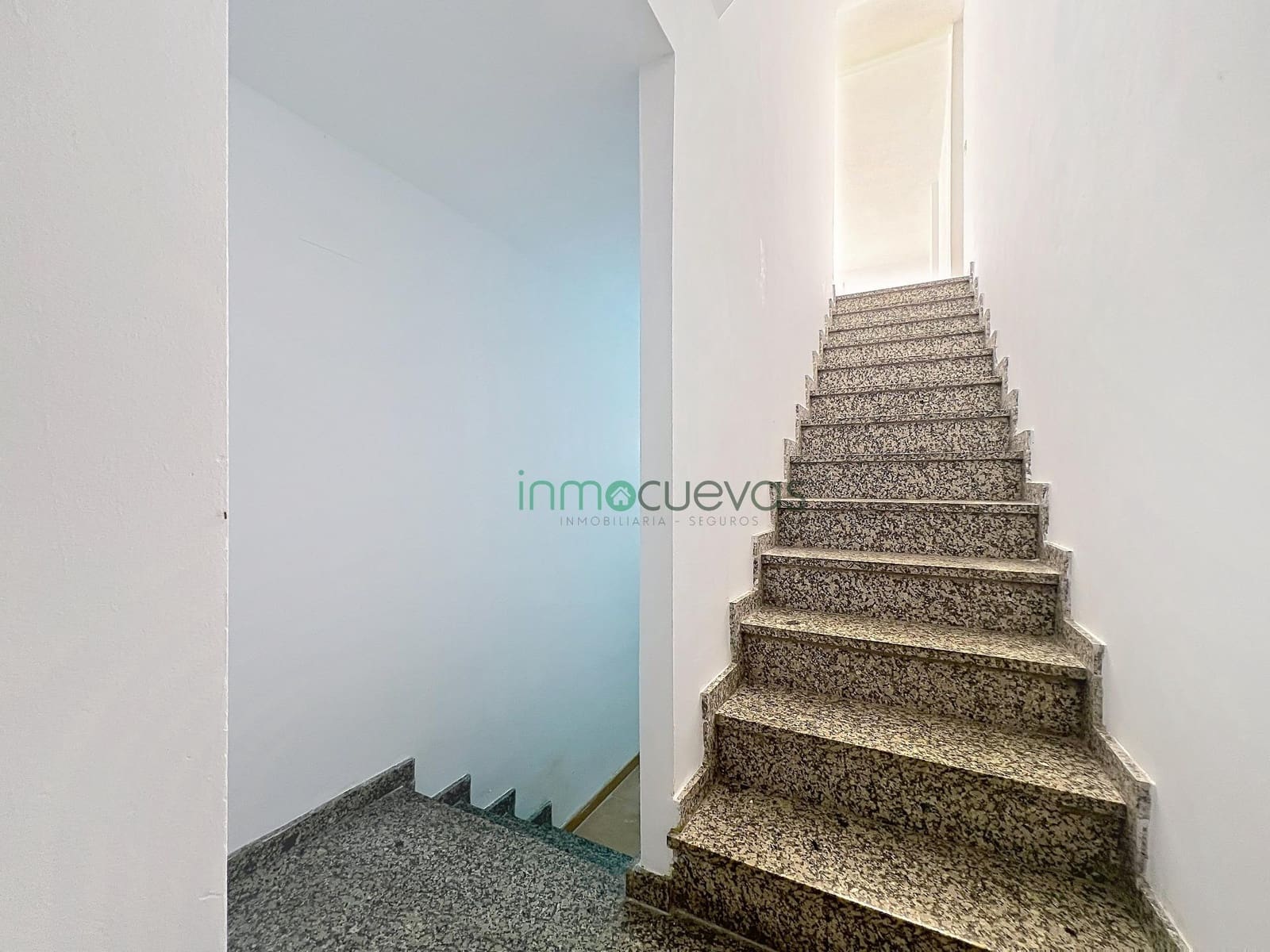 3 soverom Kjedet enebolig til salgs i Vera med svømmebasseng garasje - € 275 000 (Ref: 9762072)