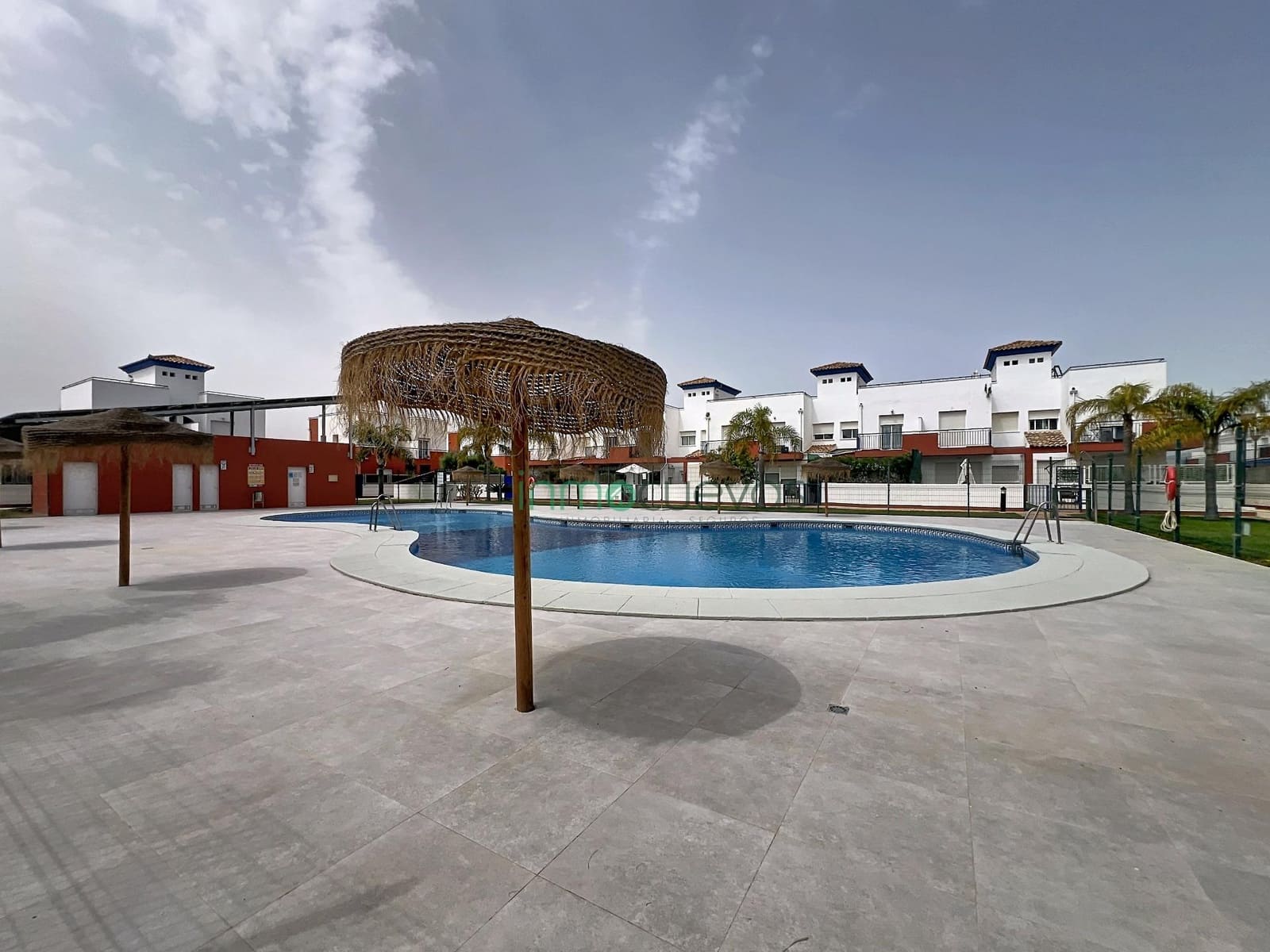 3 soverom Kjedet enebolig til salgs i Vera med svømmebasseng garasje - € 275 000 (Ref: 9762072)