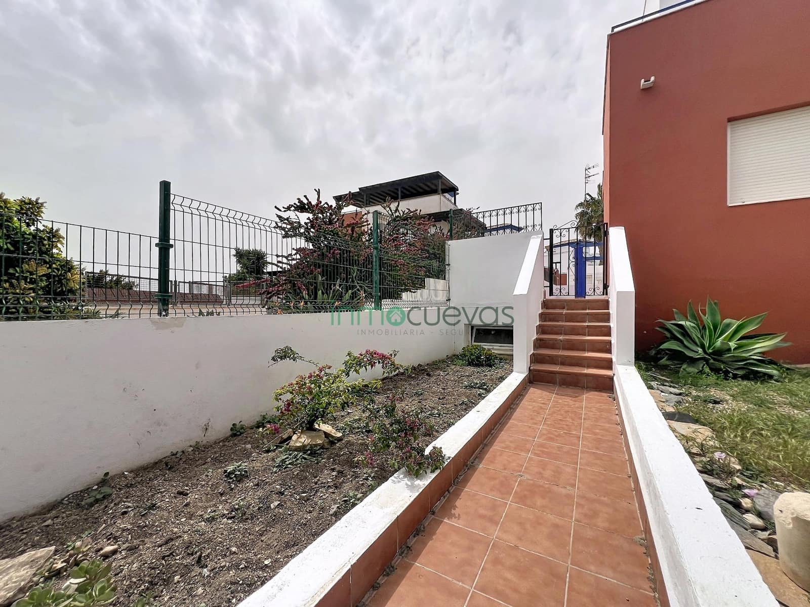 3 soverom Kjedet enebolig til salgs i Vera med svømmebasseng garasje - € 275 000 (Ref: 9762072)