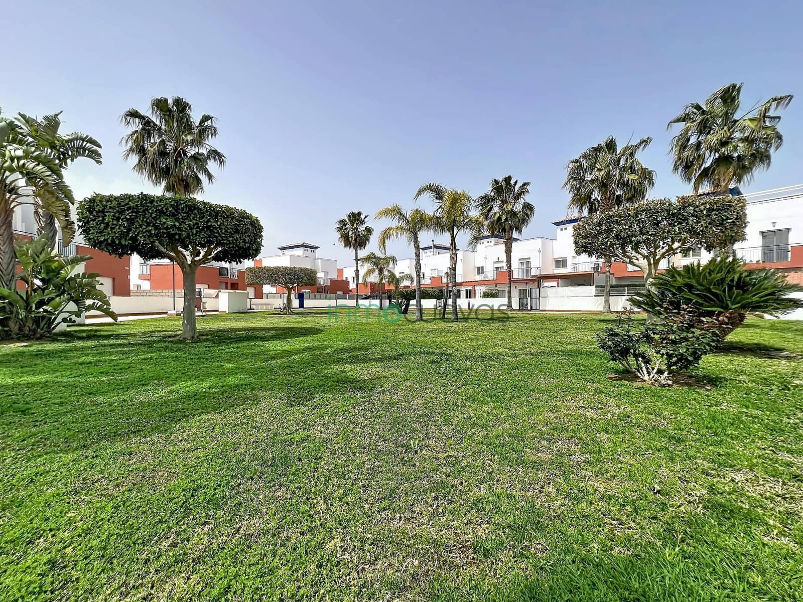 3 soverom Kjedet enebolig til salgs i Vera med svømmebasseng garasje - € 275 000 (Ref: 9762072)