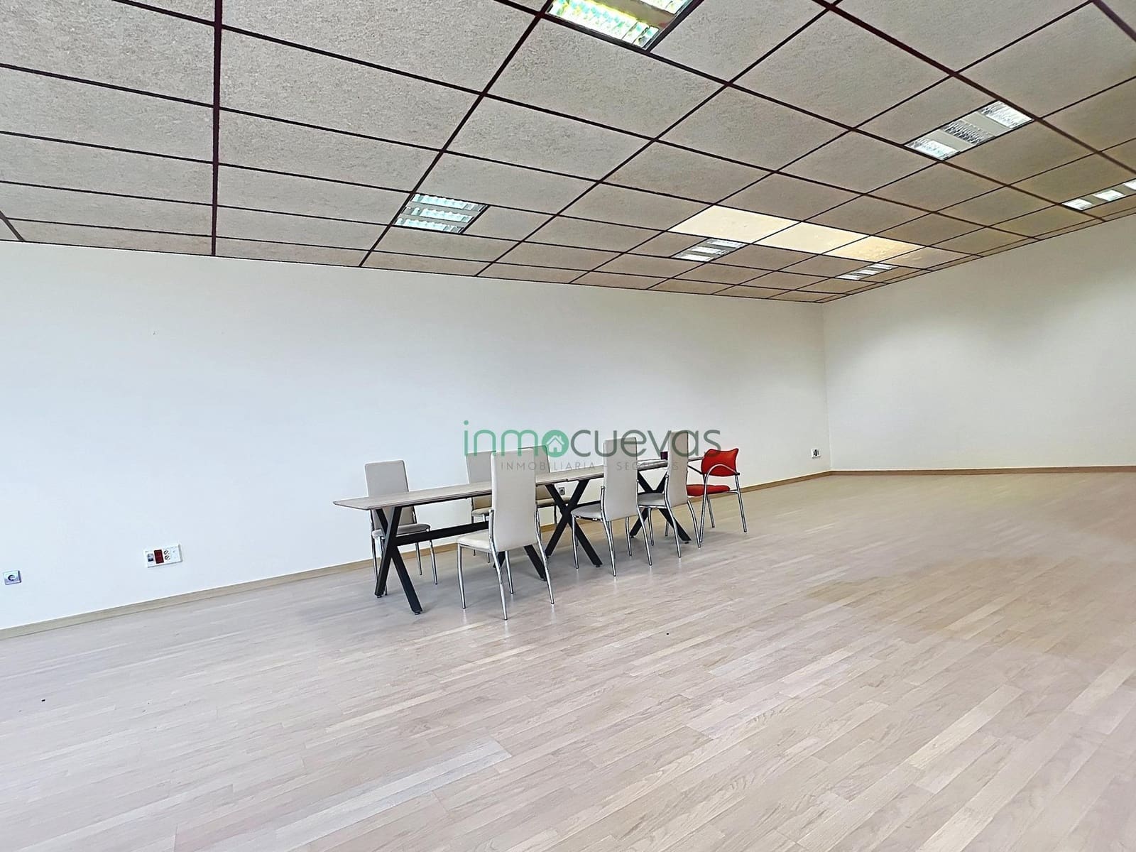 Negocio en El Real en alquiler con garaje - 950 € (Ref: 9839342)