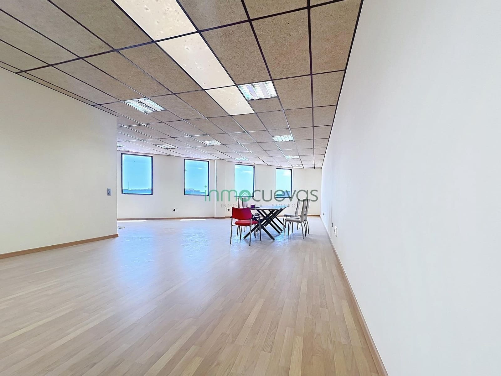 Negocio en El Real en alquiler con garaje - 950 € (Ref: 9839342)