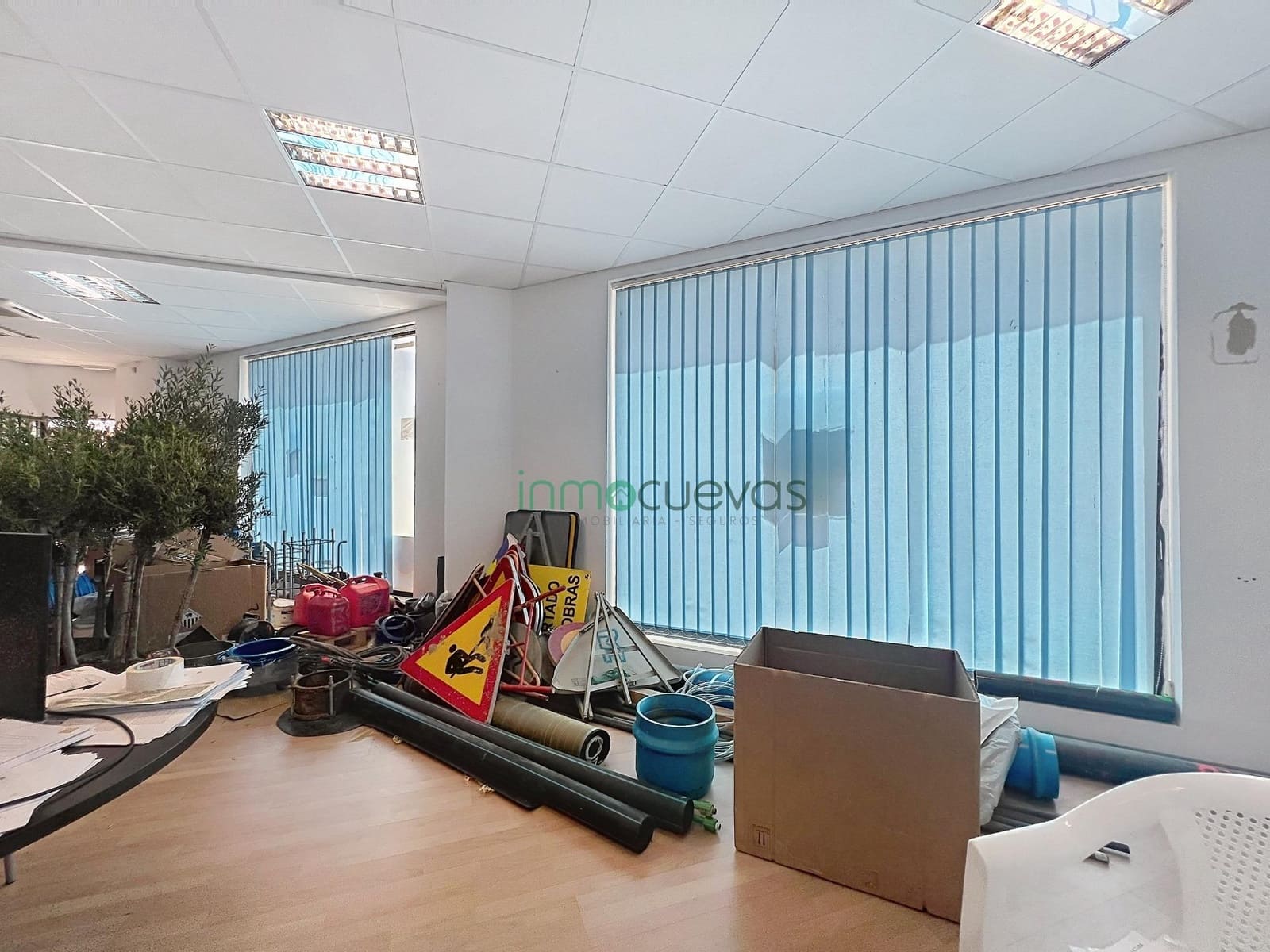 Negocio en El Real en alquiler con garaje - 950 € (Ref: 9839342)