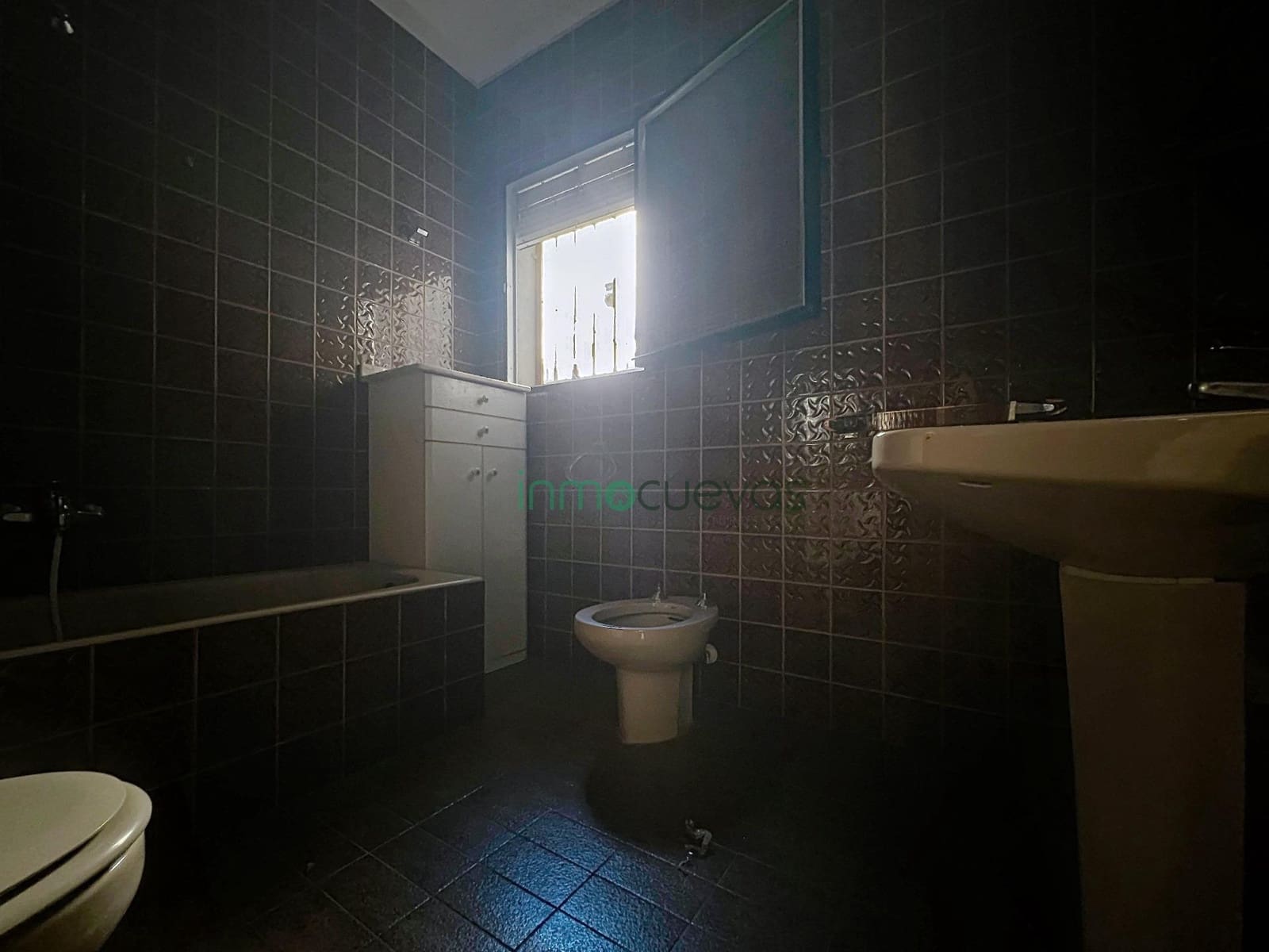 6 bedroom Terraced Villa for sale in Zurgena with garage - € 124,999 (Ref: 9843604)
