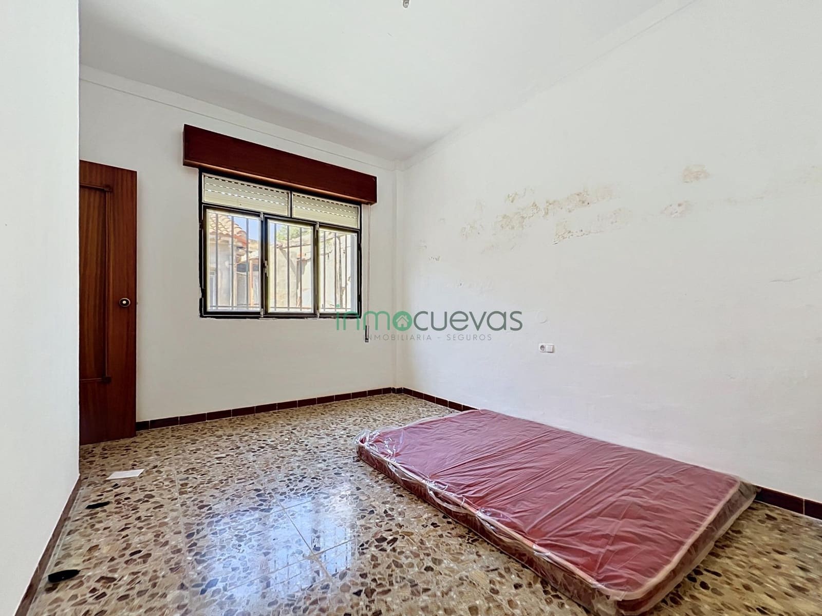 6 bedroom Terraced Villa for sale in Zurgena with garage - € 124,999 (Ref: 9843604)