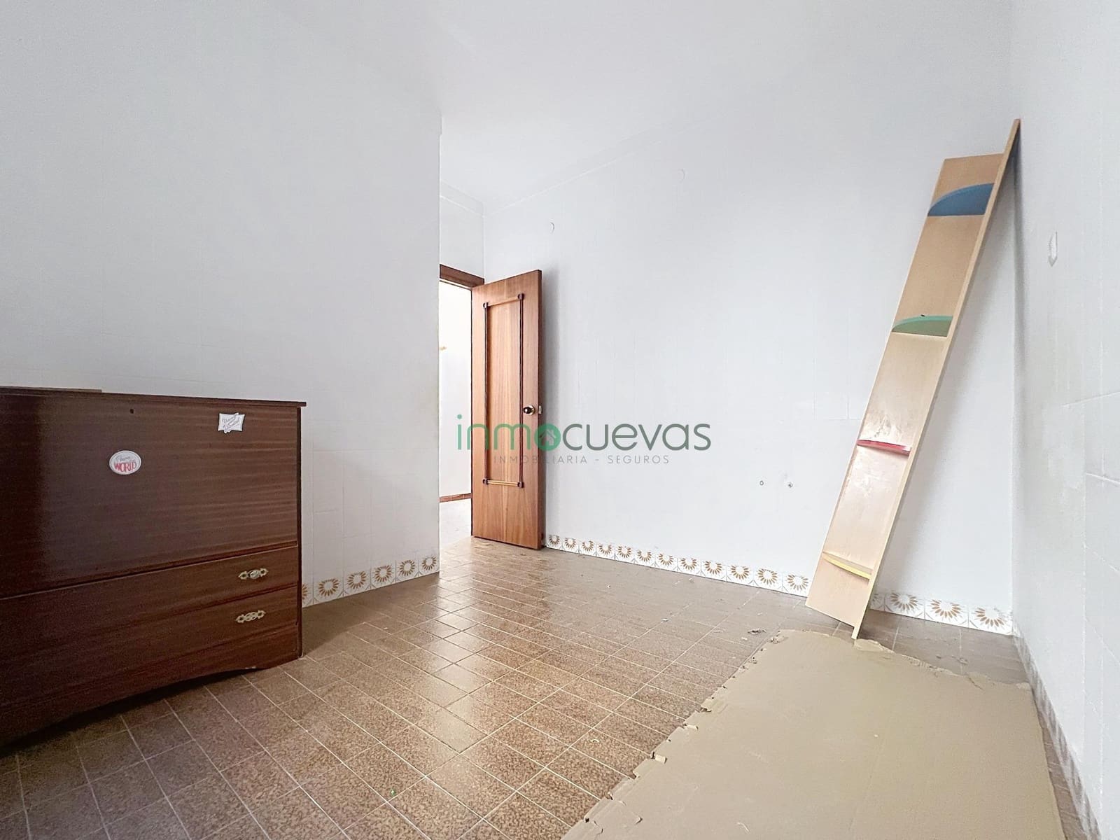 6 bedroom Terraced Villa for sale in Zurgena with garage - € 124,999 (Ref: 9843604)