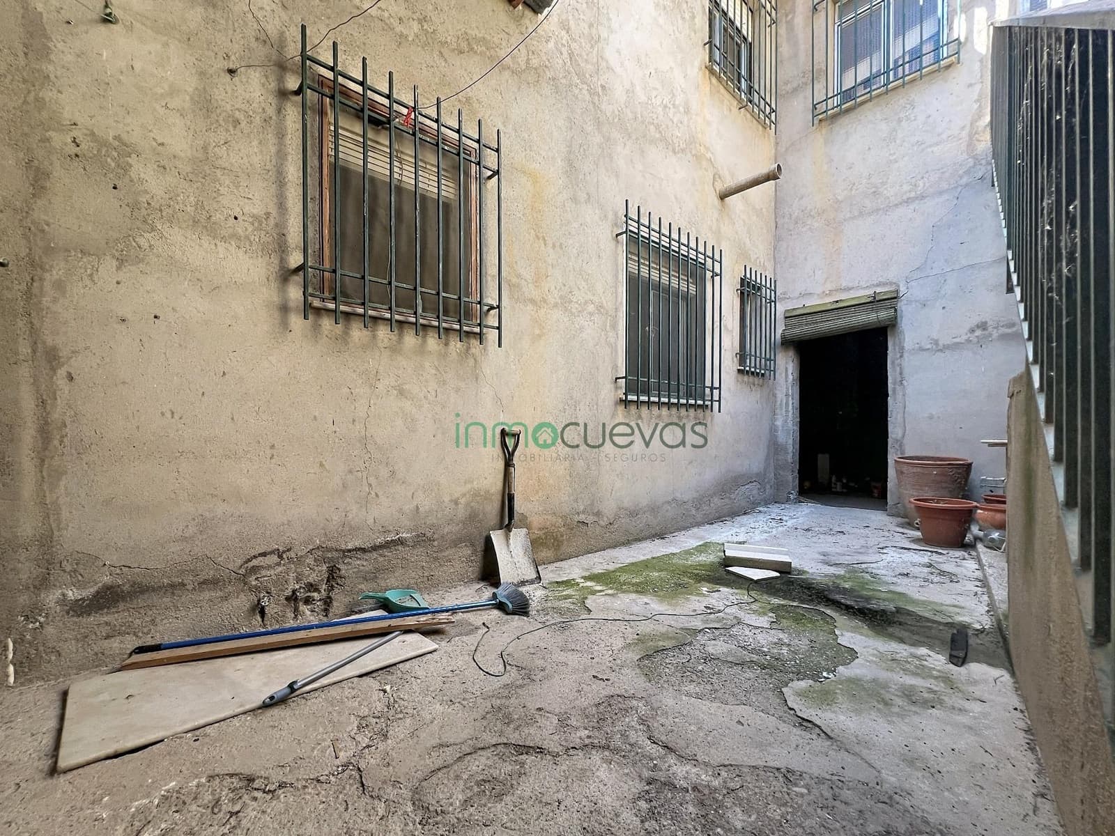 6 bedroom Terraced Villa for sale in Zurgena with garage - € 124,999 (Ref: 9843604)