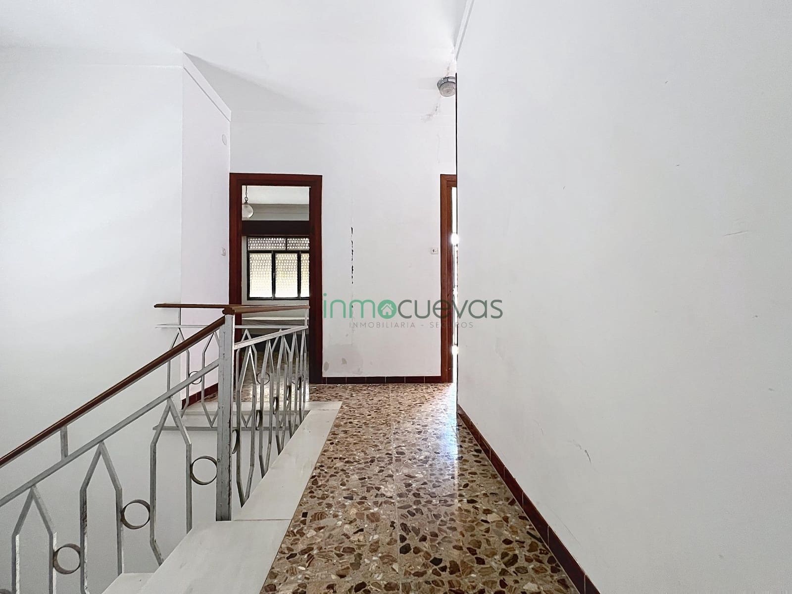 6 bedroom Terraced Villa for sale in Zurgena with garage - € 124,999 (Ref: 9843604)