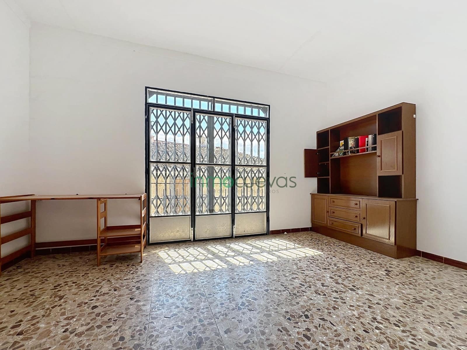 6 bedroom Terraced Villa for sale in Zurgena with garage - € 124,999 (Ref: 9843604)