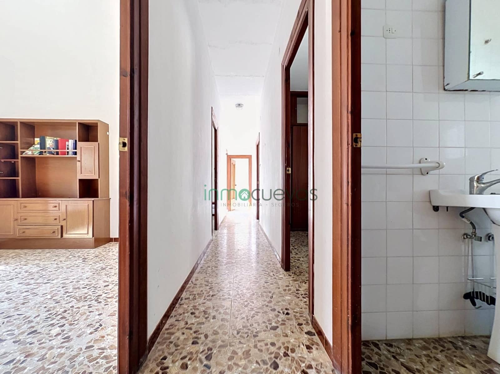 6 bedroom Terraced Villa for sale in Zurgena with garage - € 124,999 (Ref: 9843604)