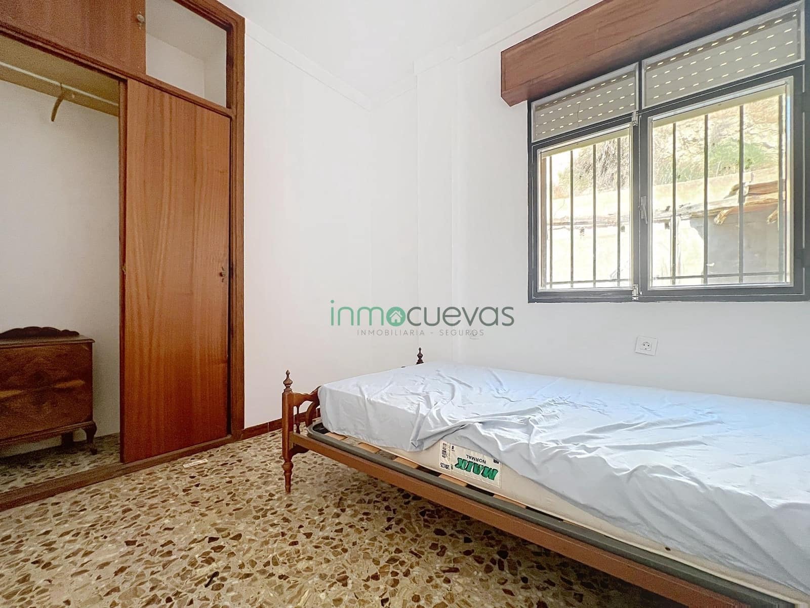 6 bedroom Terraced Villa for sale in Zurgena with garage - € 124,999 (Ref: 9843604)