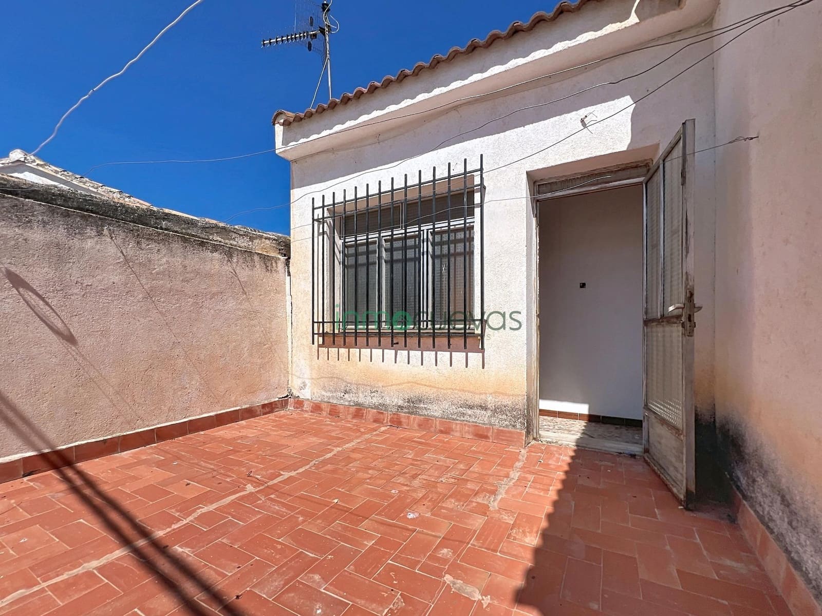 6 bedroom Terraced Villa for sale in Zurgena with garage - € 124,999 (Ref: 9843604)