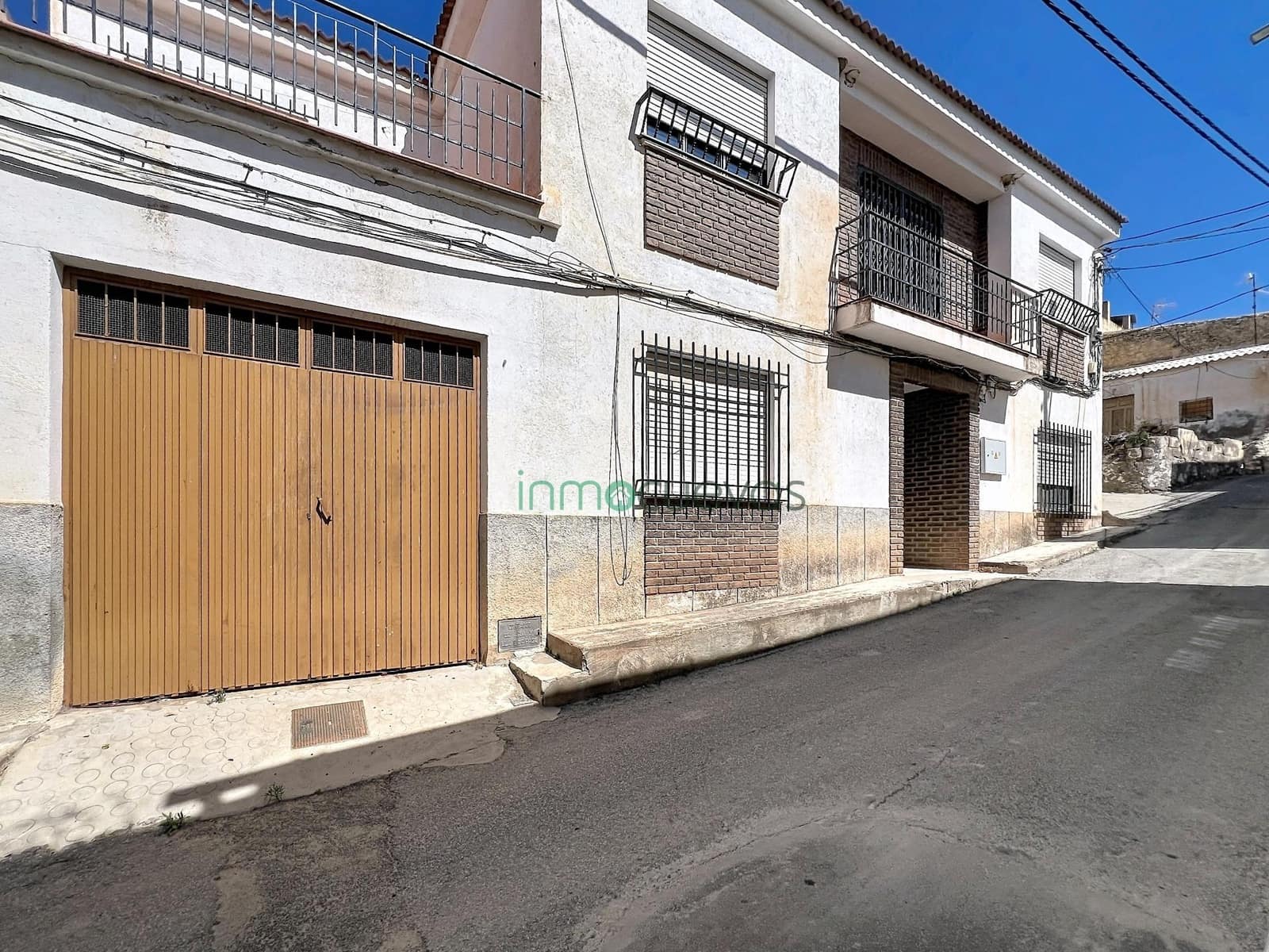6 bedroom Terraced Villa for sale in Zurgena with garage - € 124,999 (Ref: 9843604)