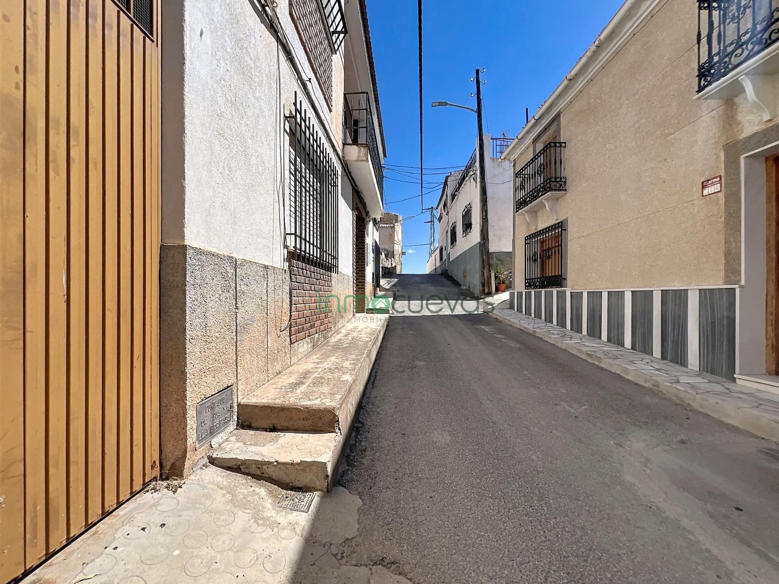 6 bedroom Terraced Villa for sale in Zurgena with garage - € 124,999 (Ref: 9843604)