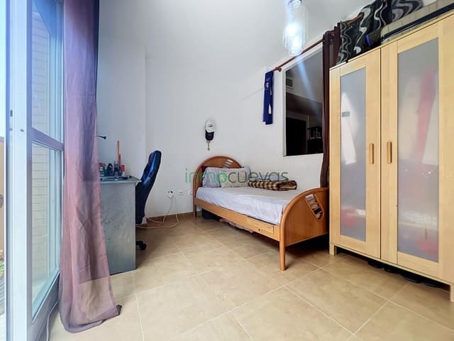 Piso de 2 habitaciones en Cuevas del Almanzora en venta con piscina - 76.500 € (Ref: 9975521)
