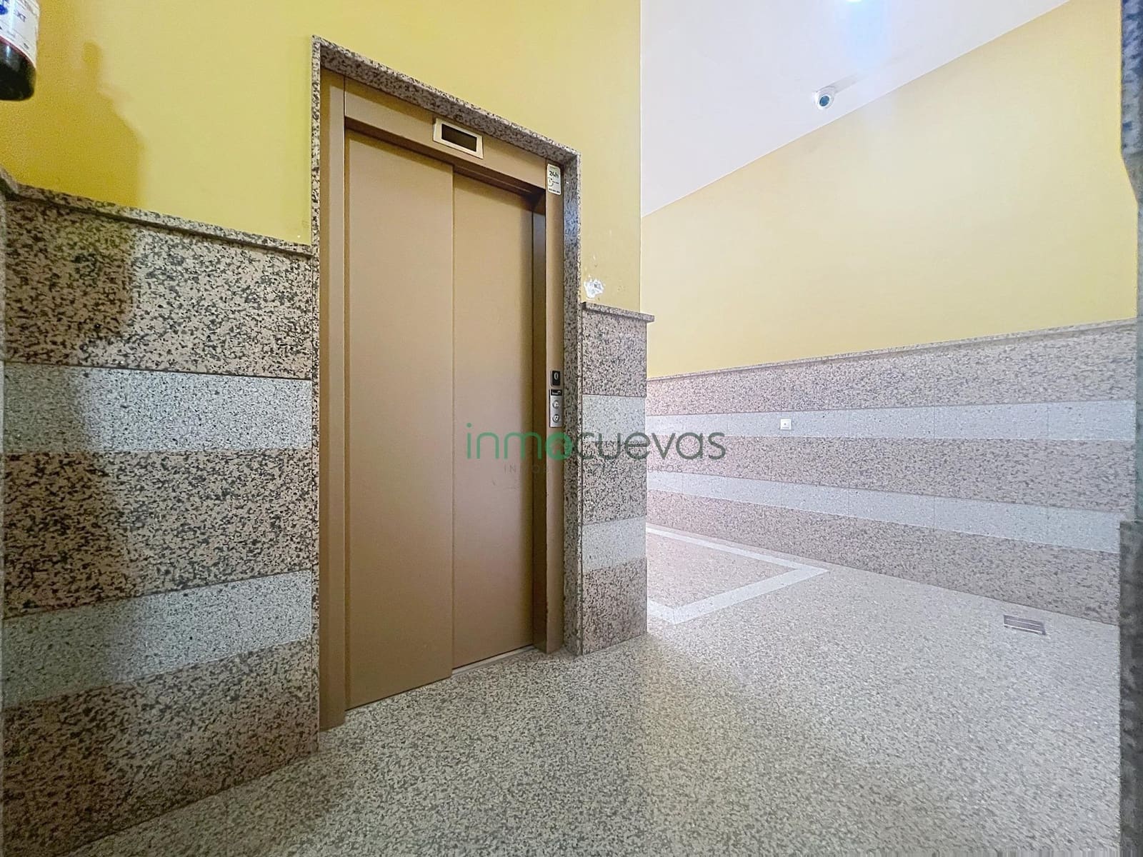 2 bedroom Flat for sale in Cuevas del Almanzora with pool - € 76,500 (Ref: 9975521)