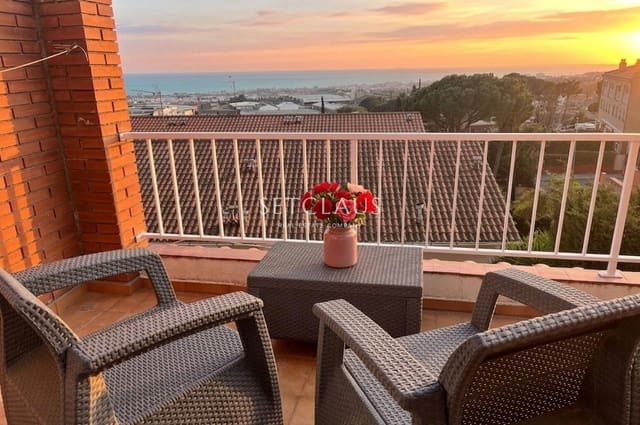 Chalet de 4 habitaciones en Vilassar de Dalt en venta con garaje - 625.000 € (Ref: 10000920)