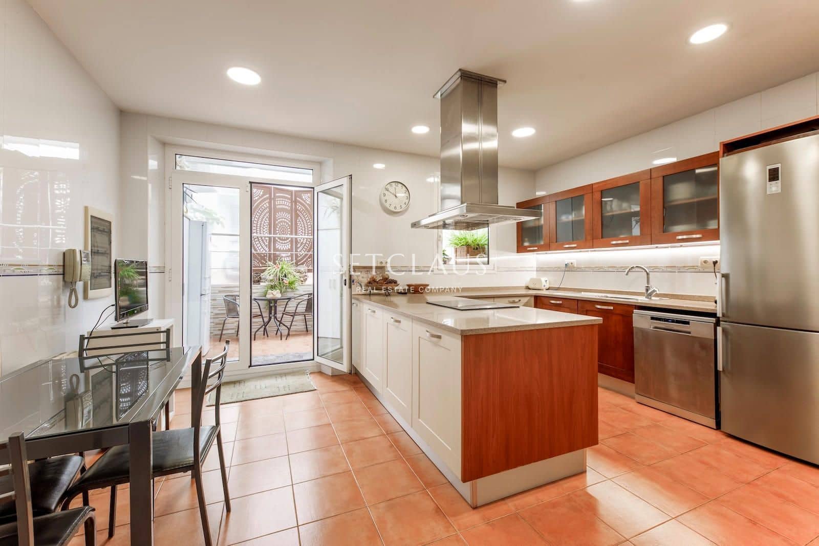 4 bedroom Villa for sale in El Masnou with garage - € 884,000 (Ref: 10043476)