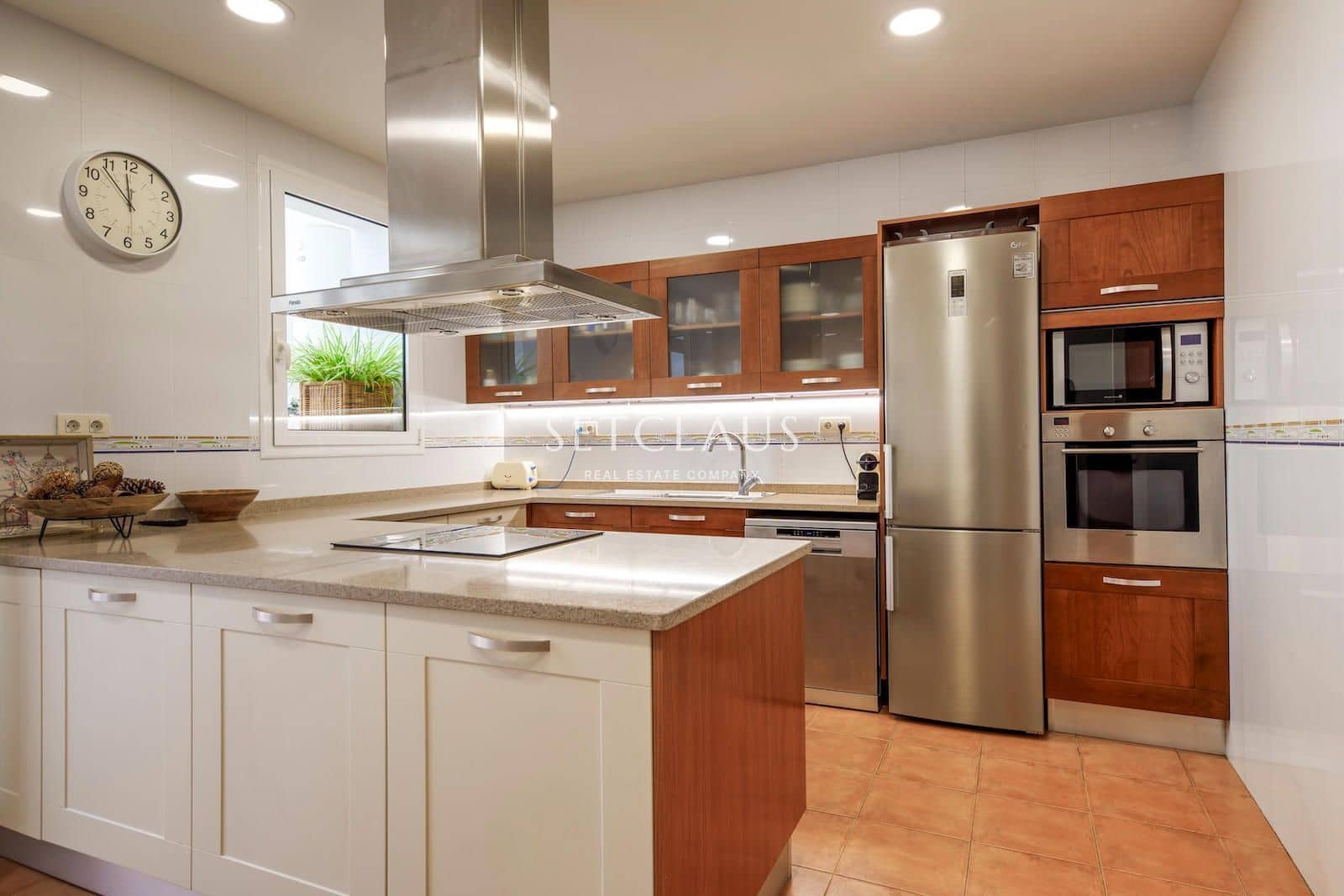 4 bedroom Villa for sale in El Masnou with garage - € 884,000 (Ref: 10043476)