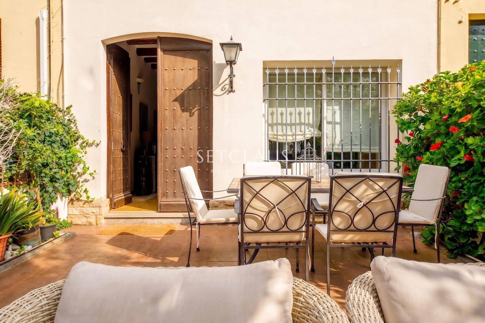 4 bedroom Villa for sale in El Masnou with garage - € 884,000 (Ref: 10043476)