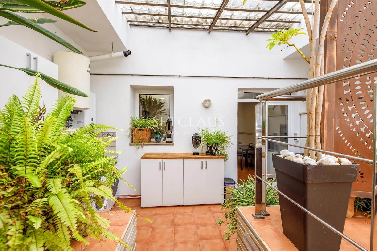 4 bedroom Villa for sale in El Masnou with garage - € 884,000 (Ref: 10043476)