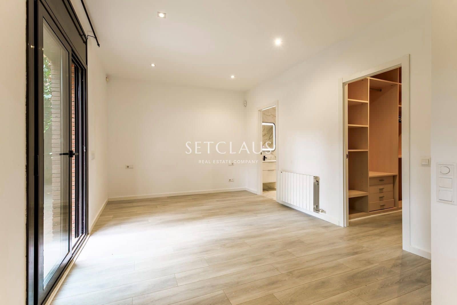 5 bedroom Villa for sale in Les Planes with pool garage - € 1,490,000 (Ref: 10043478)