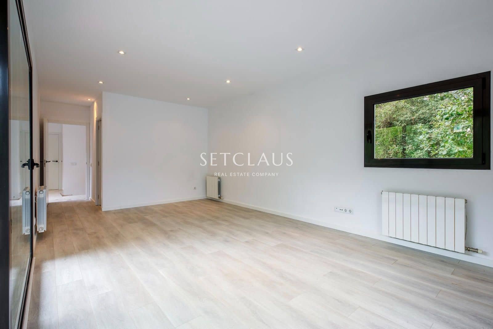 5 bedroom Villa for sale in Les Planes with pool garage - € 1,490,000 (Ref: 10043478)