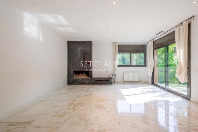 Chalet de 5 habitaciones en Les Planes en venta con piscina garaje - 1.490.000 € (Ref: 10043478)