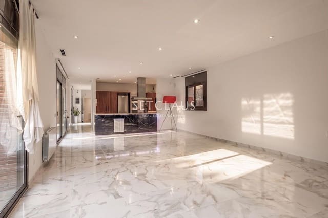 Chalet de 5 habitaciones en Les Planes en venta con piscina garaje - 1.490.000 € (Ref: 10043478)