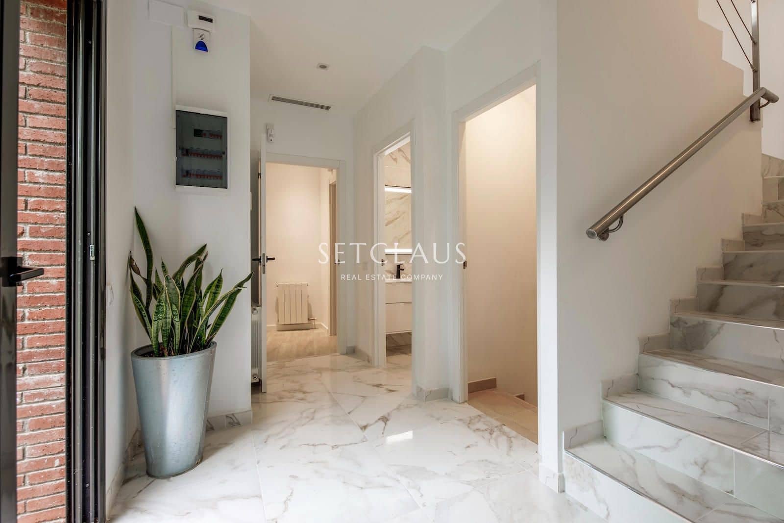 5 bedroom Villa for sale in Les Planes with pool garage - € 1,490,000 (Ref: 10043478)