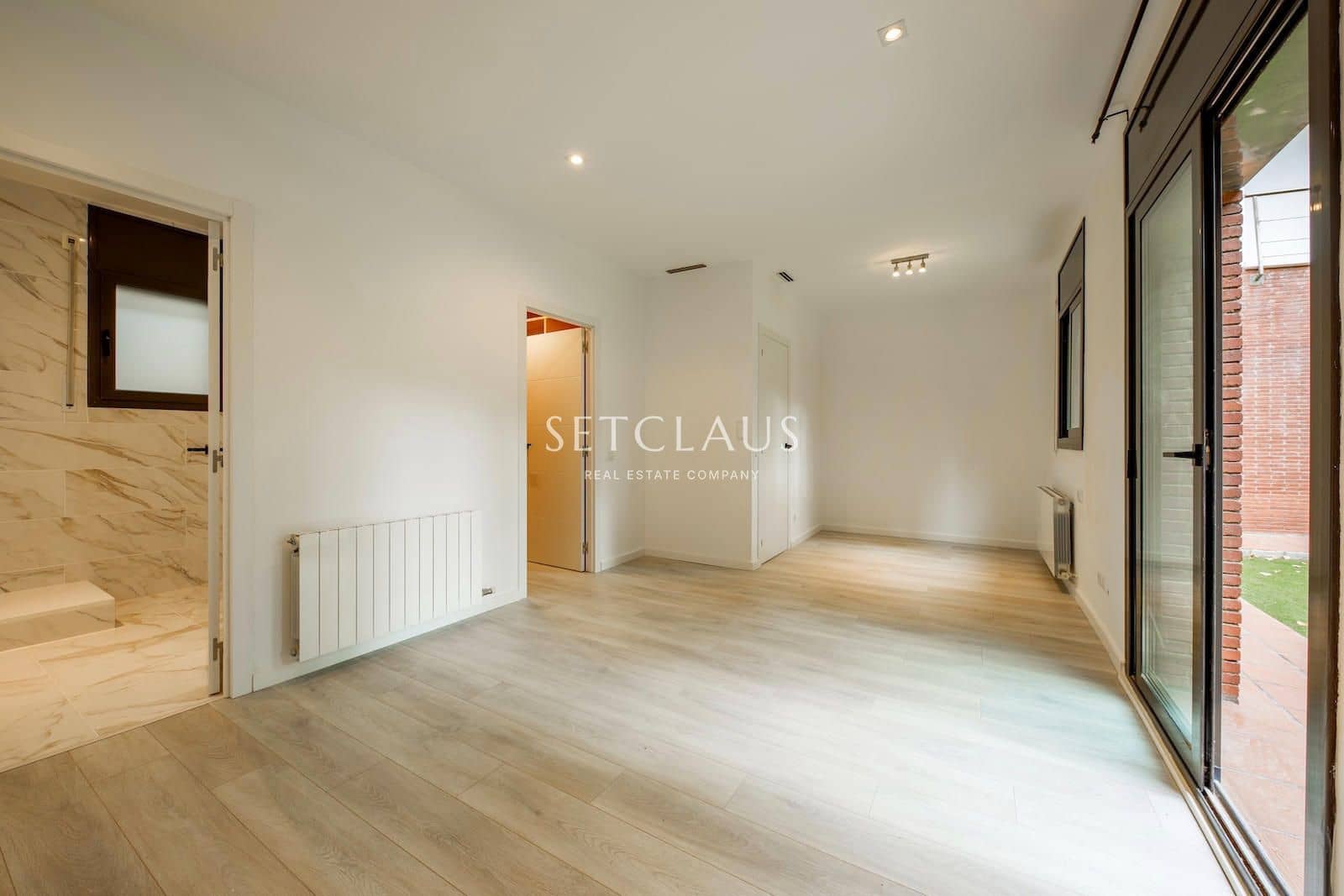 5 bedroom Villa for sale in Les Planes with pool garage - € 1,490,000 (Ref: 10043478)