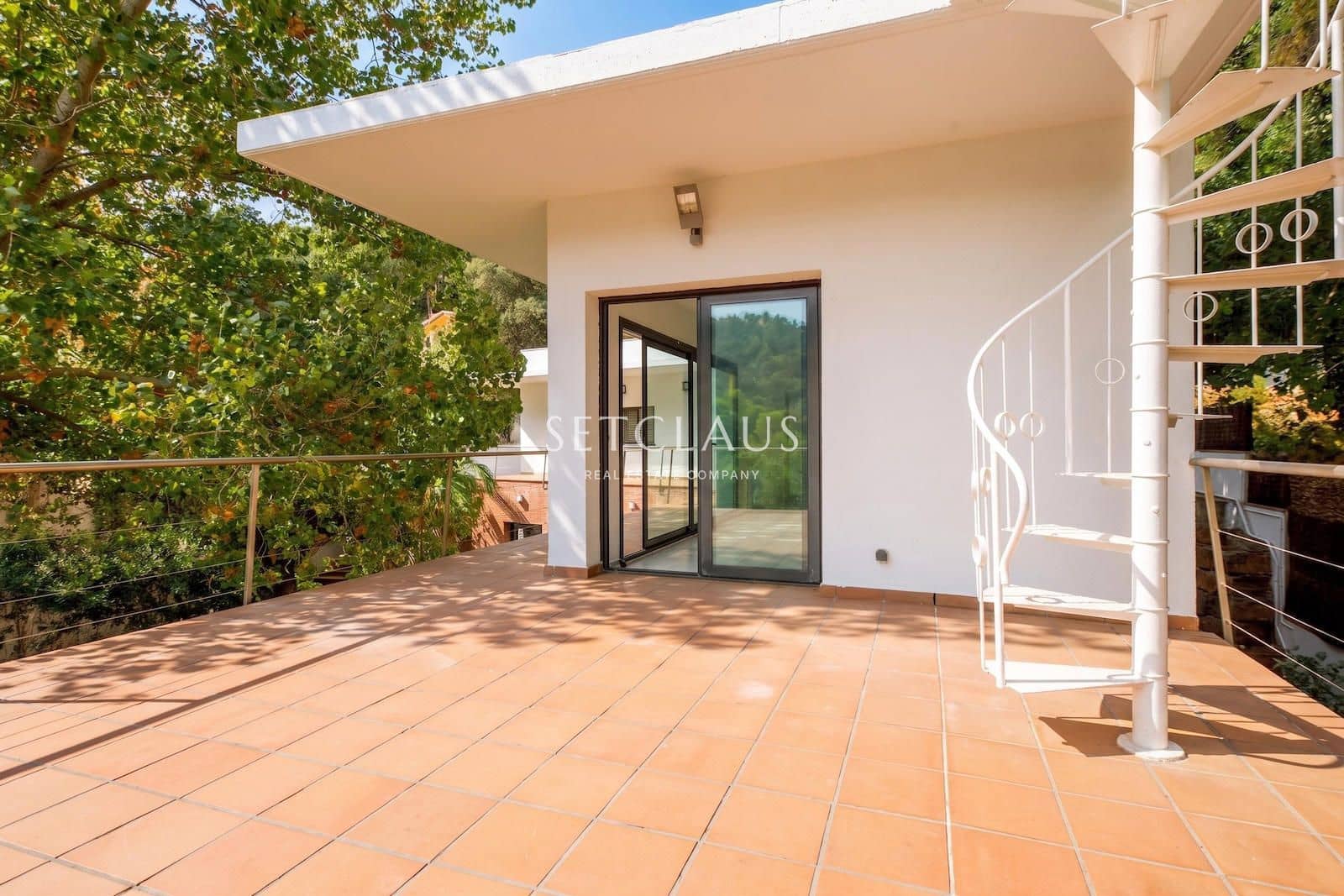 5 bedroom Villa for sale in Les Planes with pool garage - € 1,490,000 (Ref: 10043478)