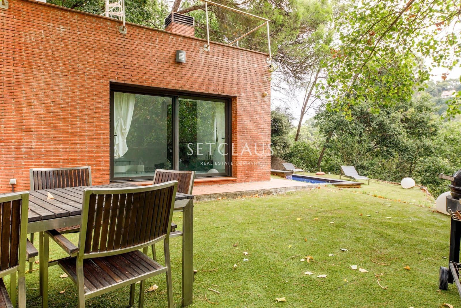 5 bedroom Villa for sale in Les Planes with pool garage - € 1,490,000 (Ref: 10043478)