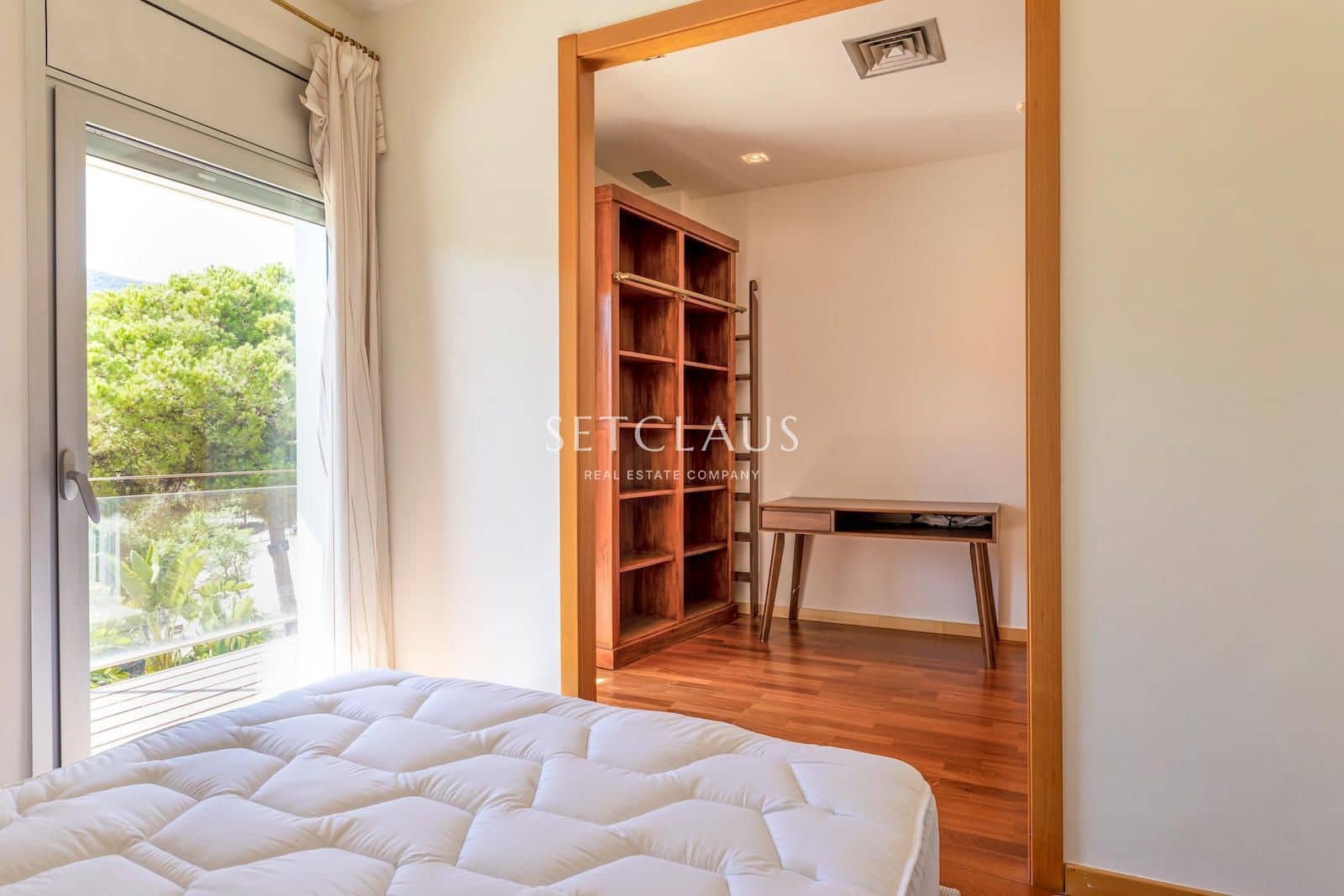 5 slaapkamer Villa te huur in Alella met zwembad garage - € 4.500 (Ref: 10062324)