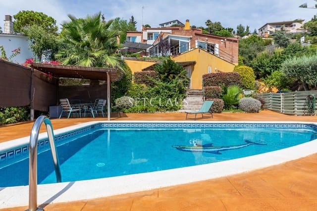 4 soverom Villa til salgs i Alella med svømmebasseng garasje - € 920 000 (Ref: 10079941)