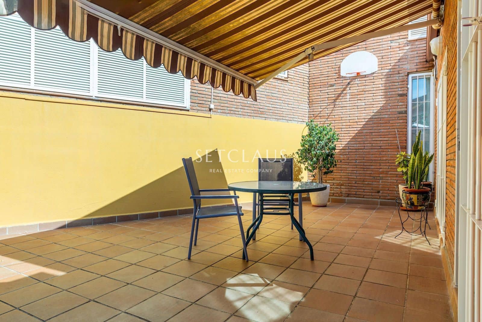 4 soverom Villa til salgs i Alella med svømmebasseng garasje - € 920 000 (Ref: 10079941)